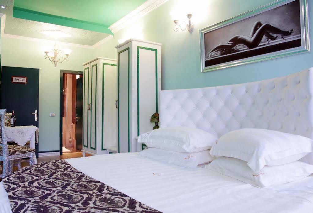Hotel Boutique Vila Fernando Тирана Экстерьер фото